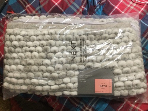 Bnwt next giant bubble super - bnwt,